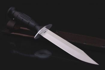 Нож разведчика НР-43 Вишня. Сталь AUS-8. Рукоять пластик (черный).